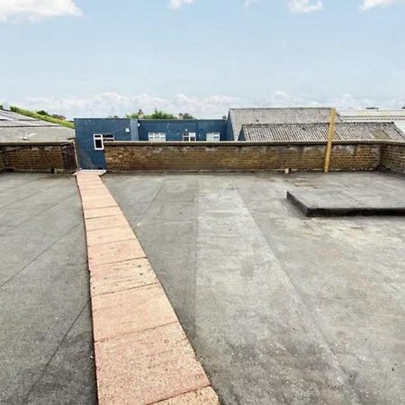 4 Bedroom Property Close To The Harry Potter Studio And Watford Junction Exterior foto